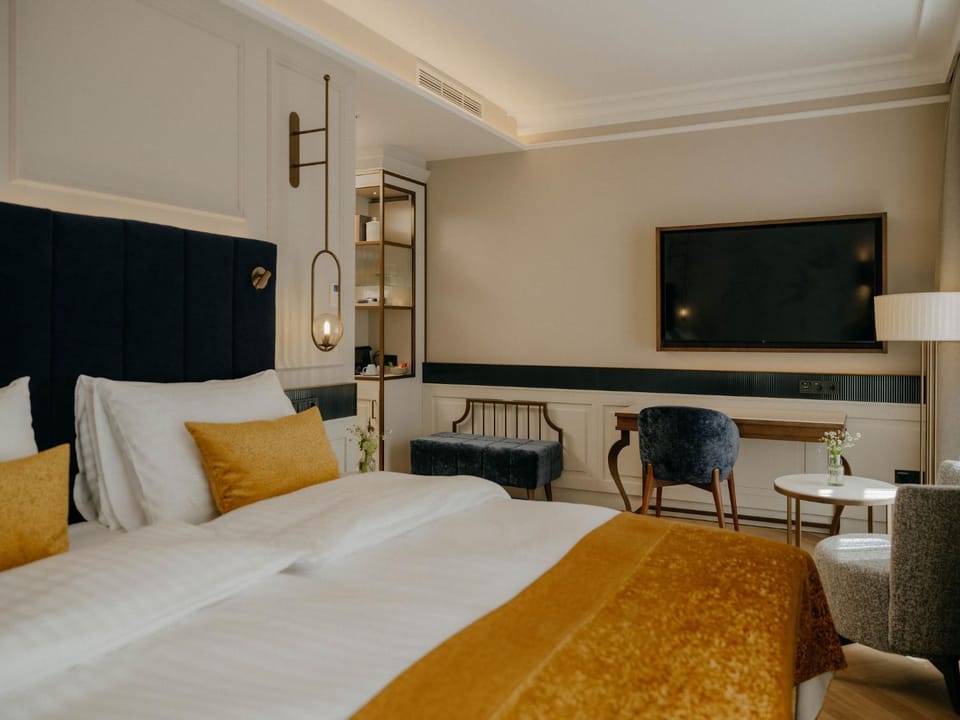 Bed, Bedroom