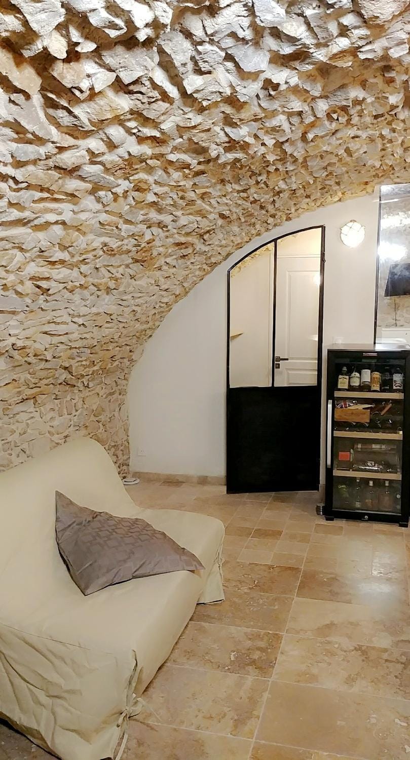 Lounge or bar