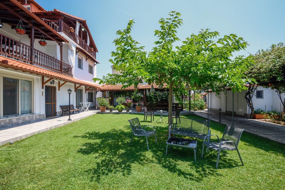 Inner courtyard view