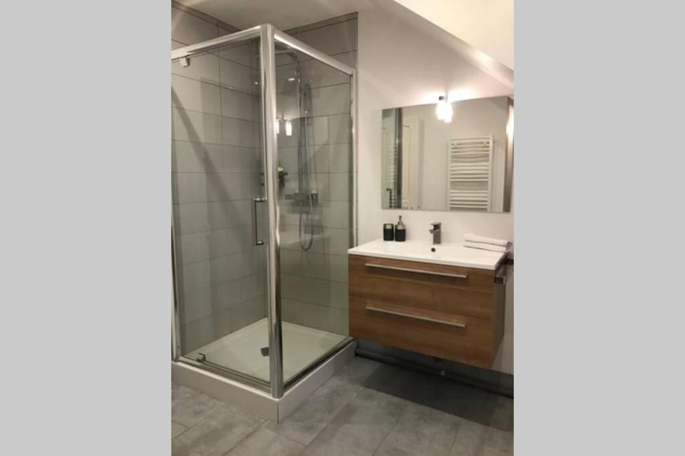 LE COTEAU - centre ville, jardin & parking! Apartment in Annecy