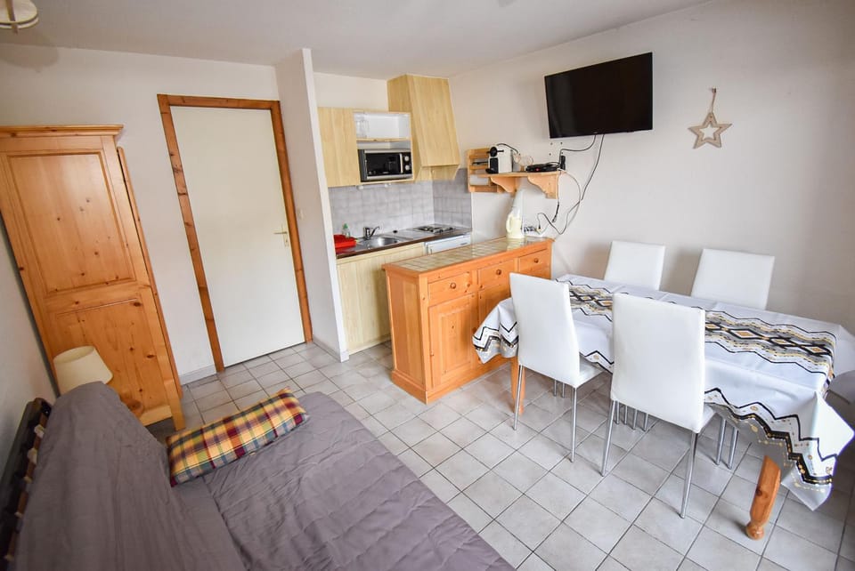 Le Pied des Pistes A13, Joli Studio tout confort 4 pers, vue vallée imprenable, DRAPS NON COMPRIS Apartment in Haute-Savoie