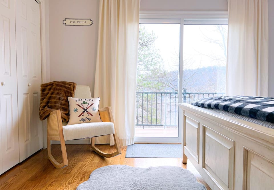 Seating area, Bedroom