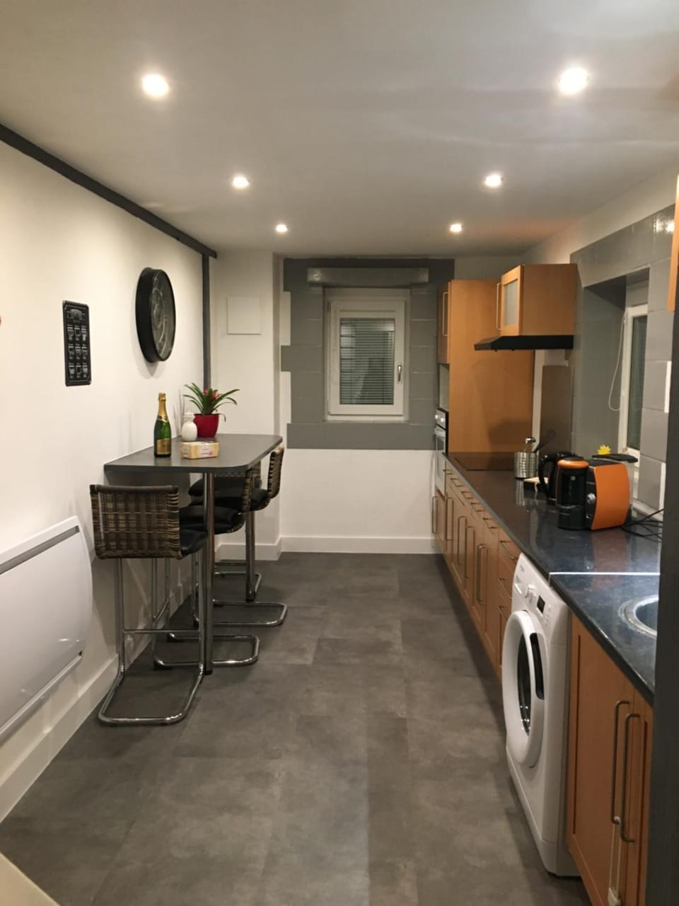 Kitchen or kitchenette, Dining area, Communal kitchen