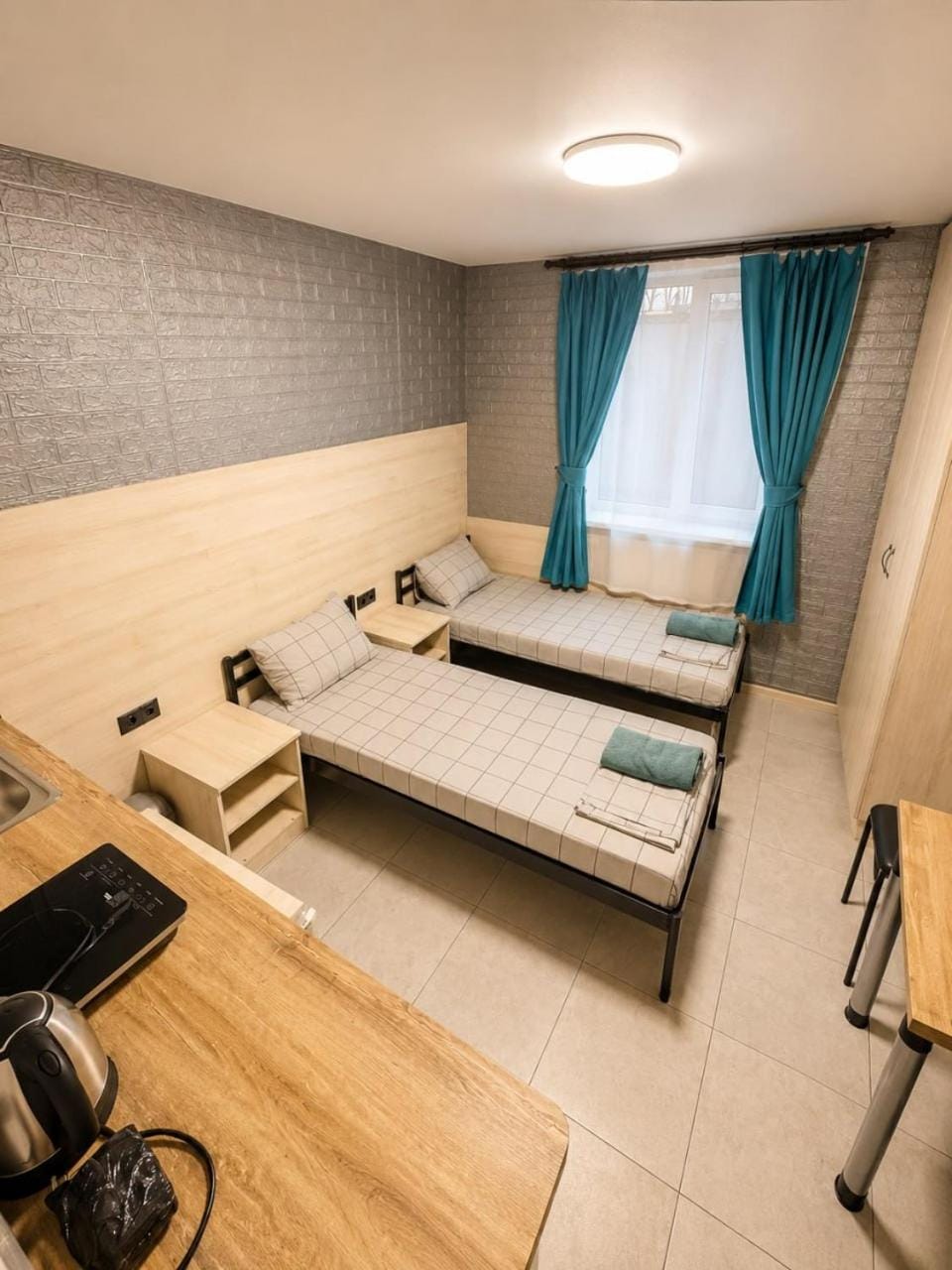 Bed, Photo of the whole room, Seating area, Bedroom