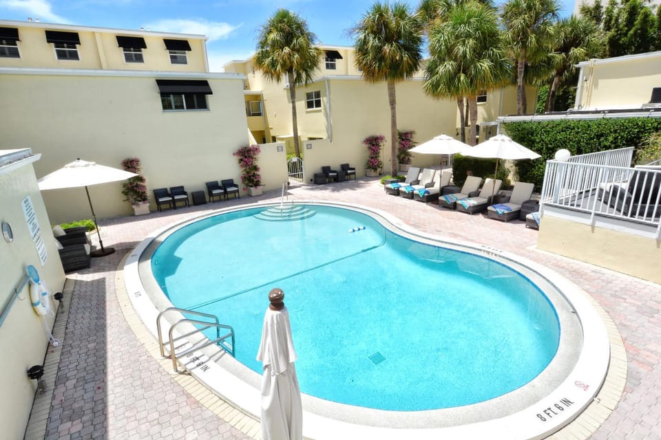 Pool view, Swimming pool