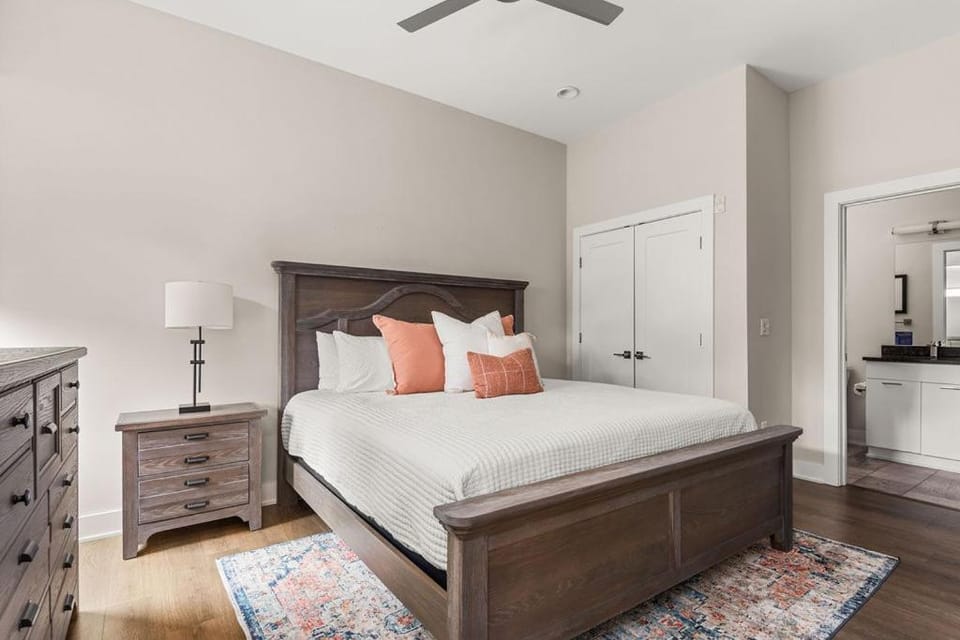 Bed, Bathroom, Bedroom