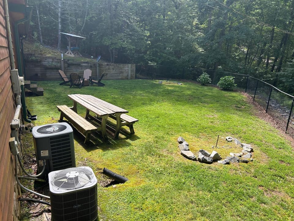 3BR Luxury Cabin • Hot Tub, Sauna • Pet Friendly Cabin in Georgia