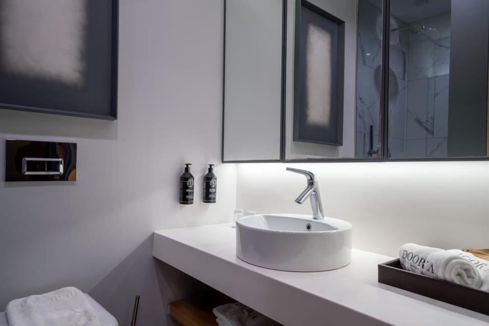 Bathroom, towels