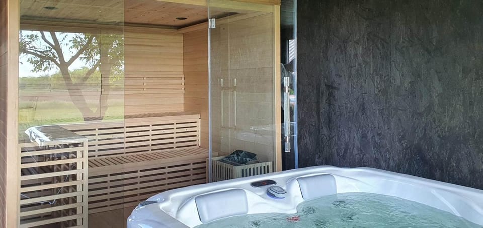 Héthatár Wellness Vendégház - Fecskefészek Villa in Hungary