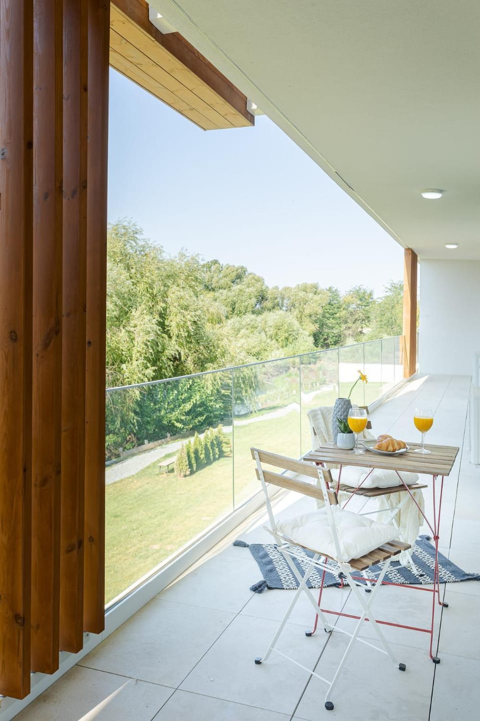Balcony/Terrace, Garden view, Lake view
