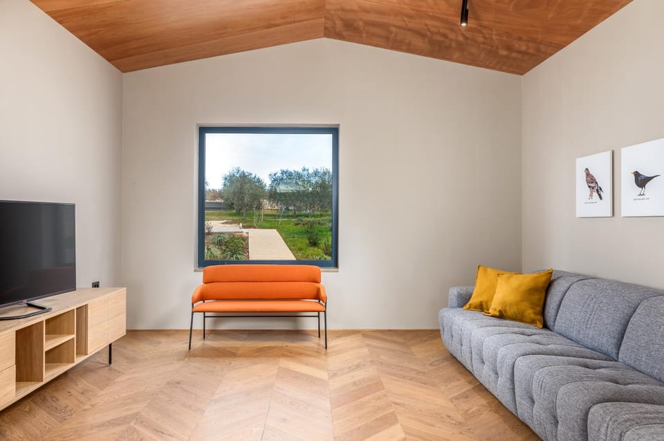 Communal lounge/ TV room, TV and multimedia, Living room, Seating area