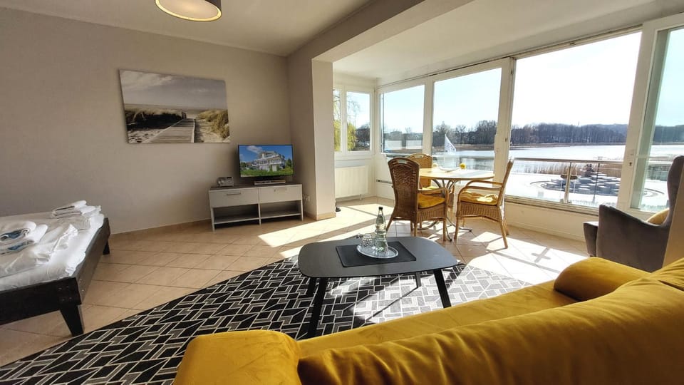 TV and multimedia, Dining area