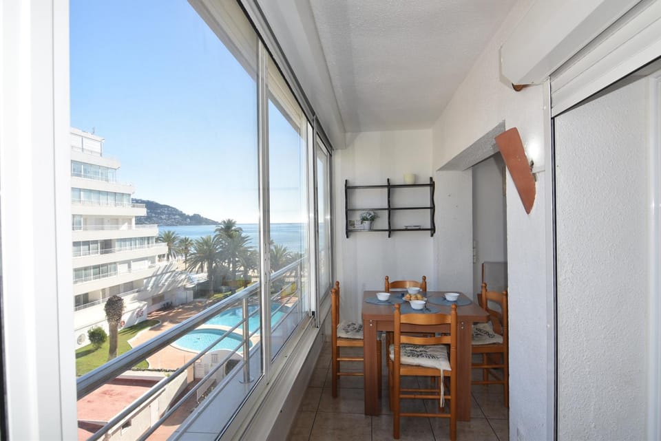 Balcony/Terrace, Pool view, Sea view