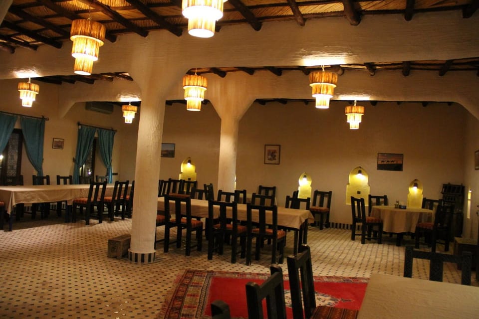 Restaurant/places to eat, Lounge or bar