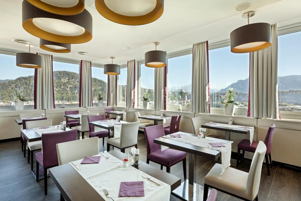 Restaurant/places to eat, Dining area