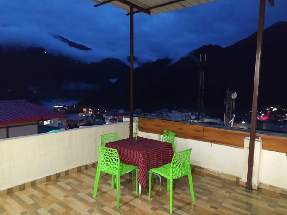 Property building, Restaurant/places to eat
