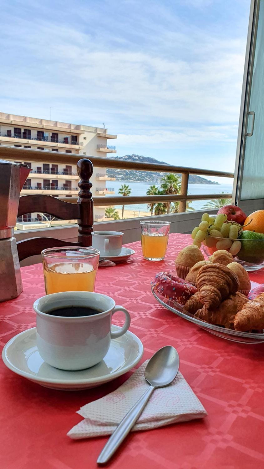 View (from property/room), Balcony/Terrace, Dining area