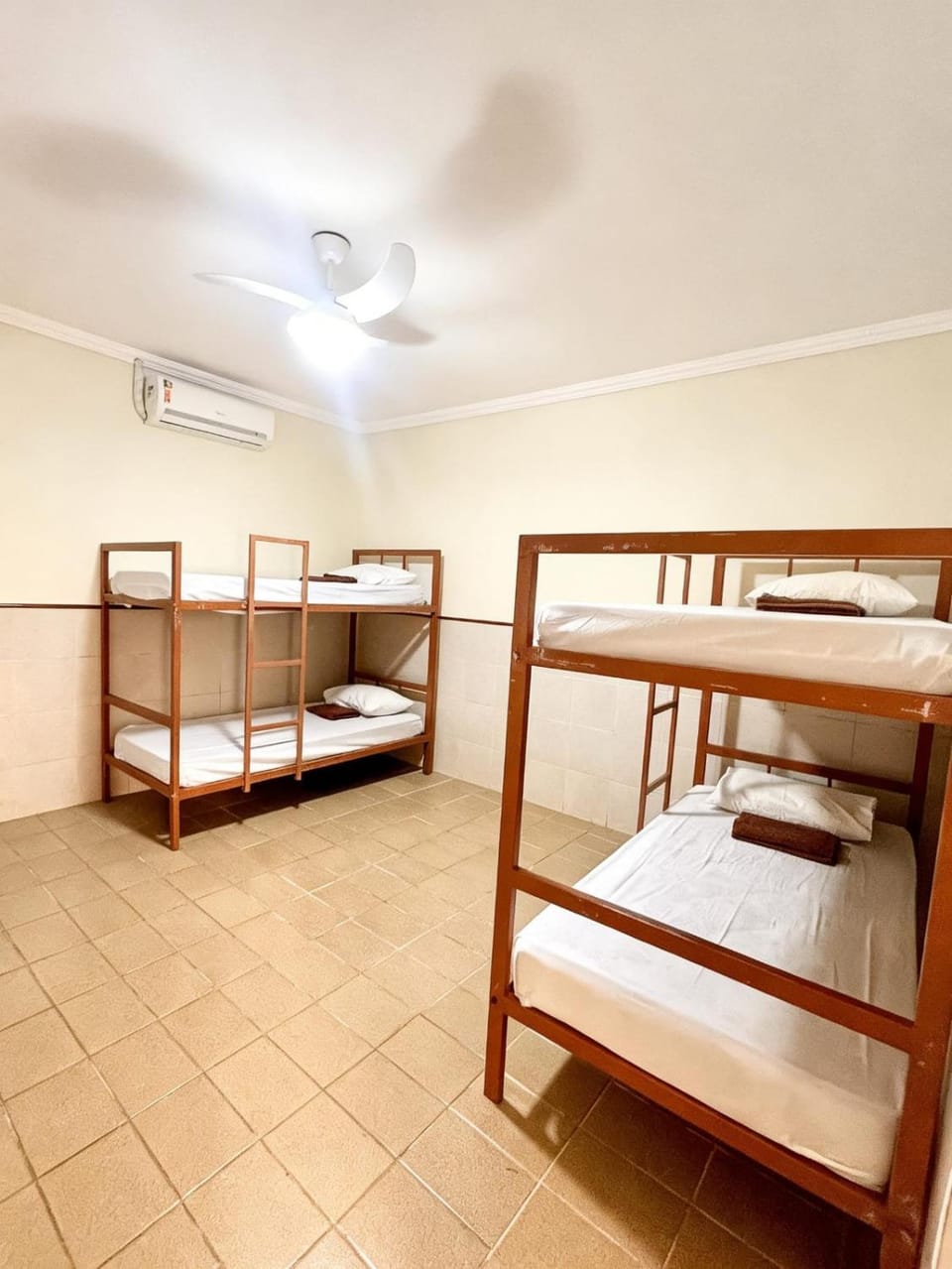 Hostel Diniz Hostel in Vitoria