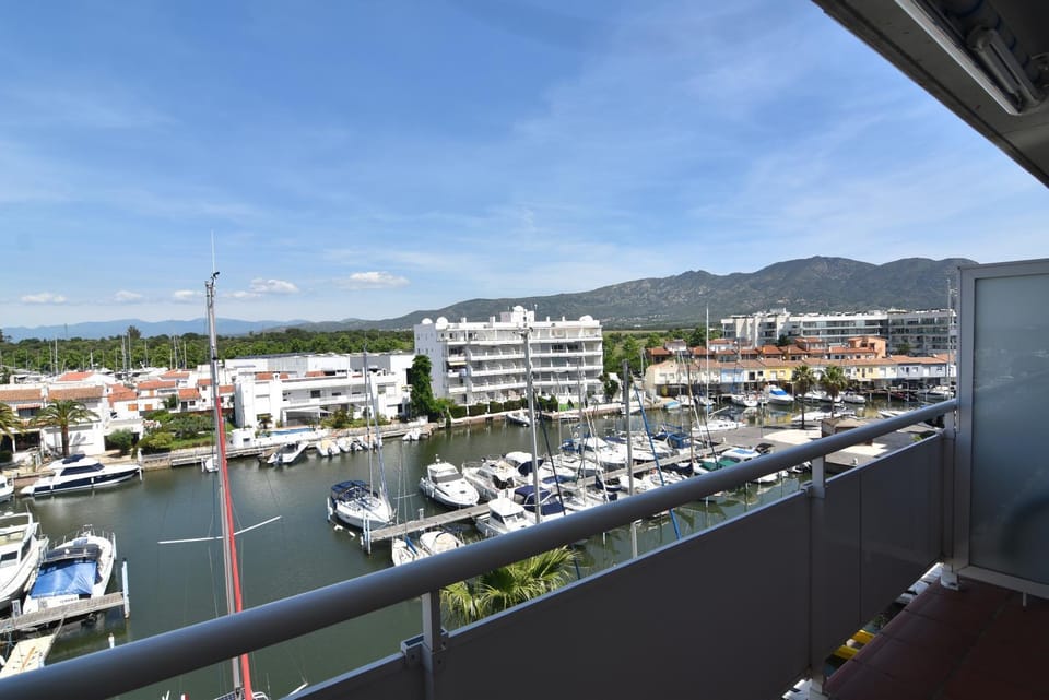 Property building, City view, Location