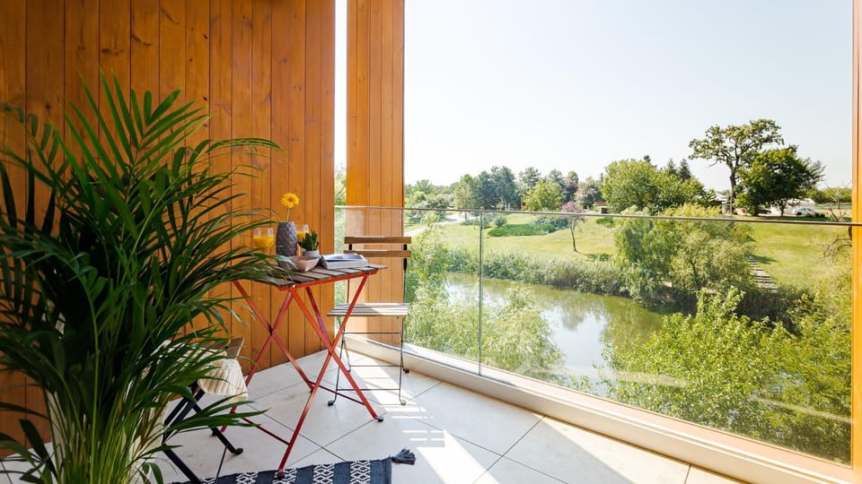 Balcony/Terrace, Lake view