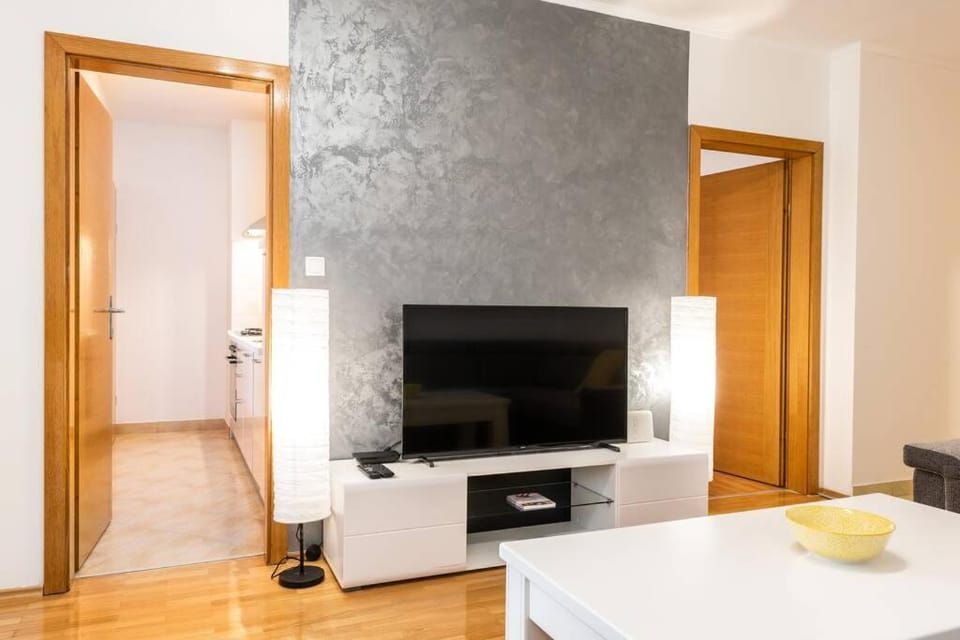 Communal lounge/ TV room, TV and multimedia