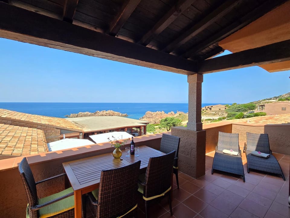 2-bedroomed modern apartment with seaview Apartment in Italy
