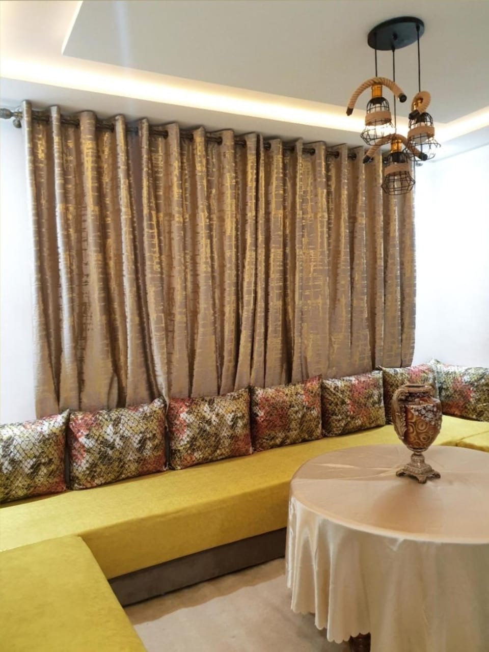 White House Apartment in Fez-Meknès