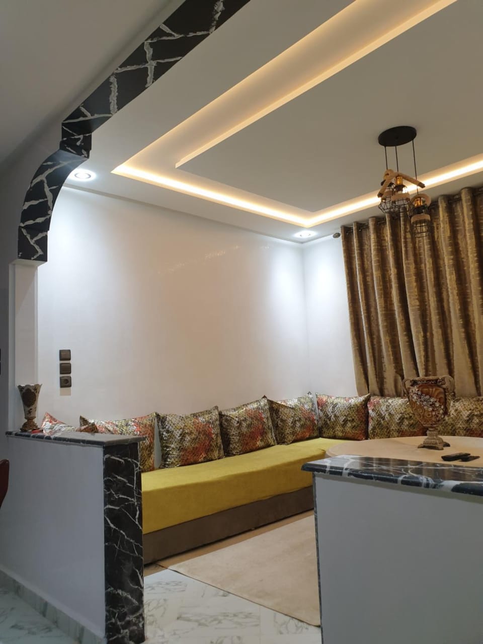 White House Apartment in Fez-Meknès