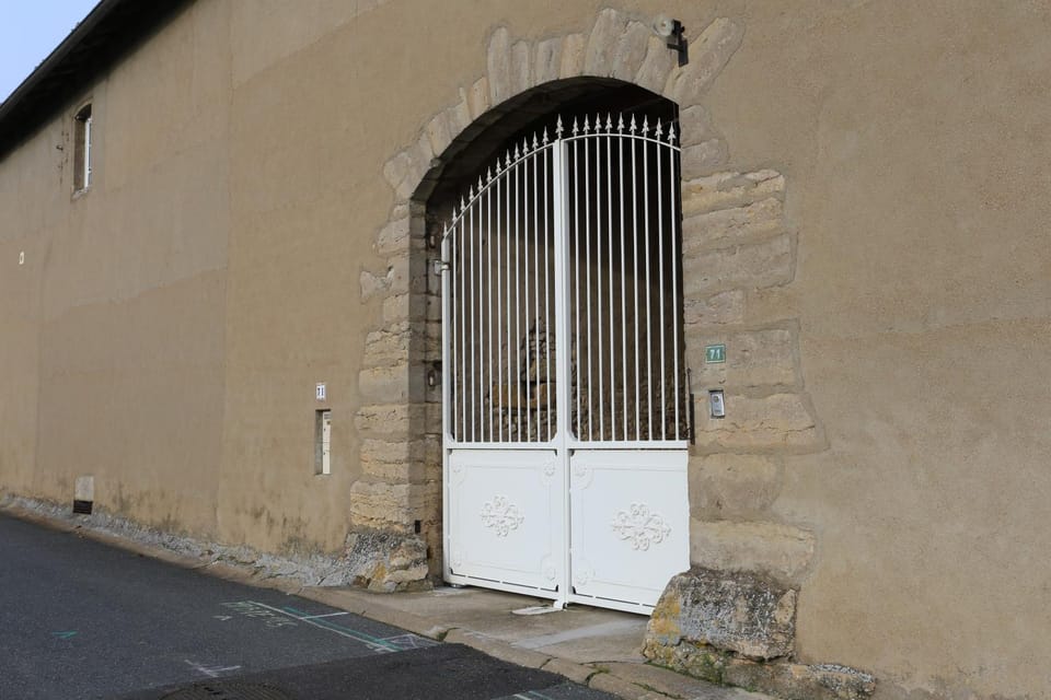 Property building, Facade/entrance