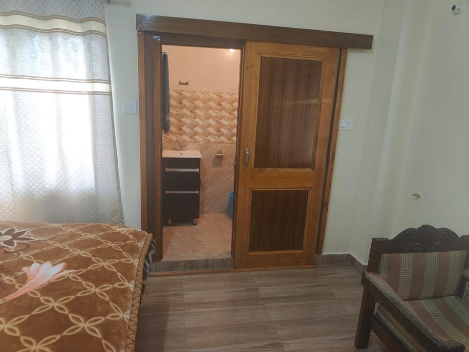 Conifers Deluxe Room Apartment in Shimla