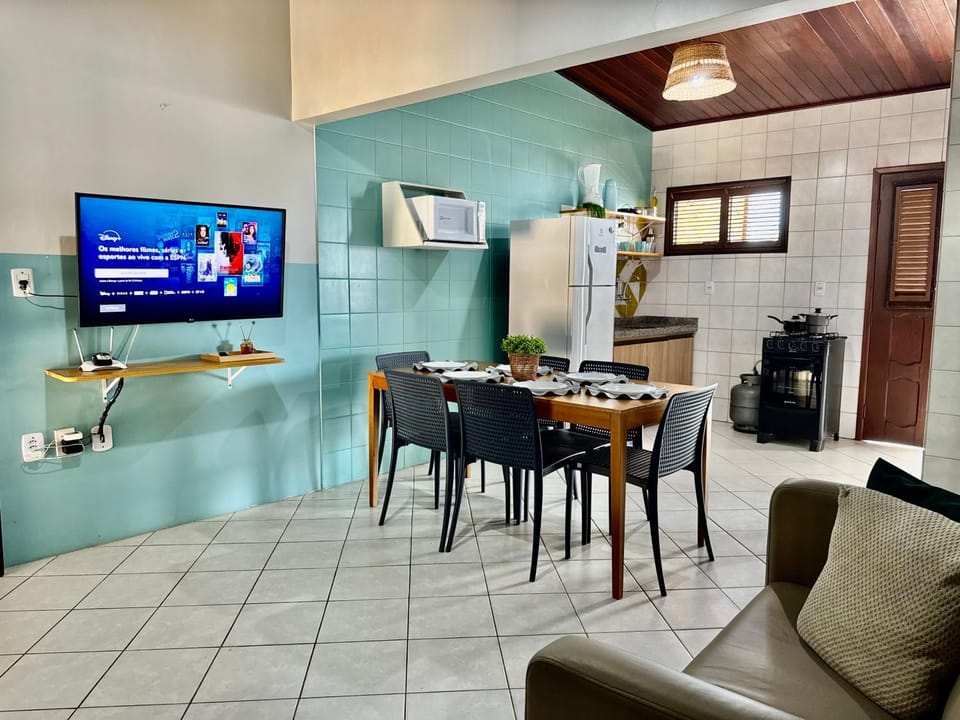 TV and multimedia, Coffee/tea facilities, Kitchen or kitchenette, Living room, Dining area