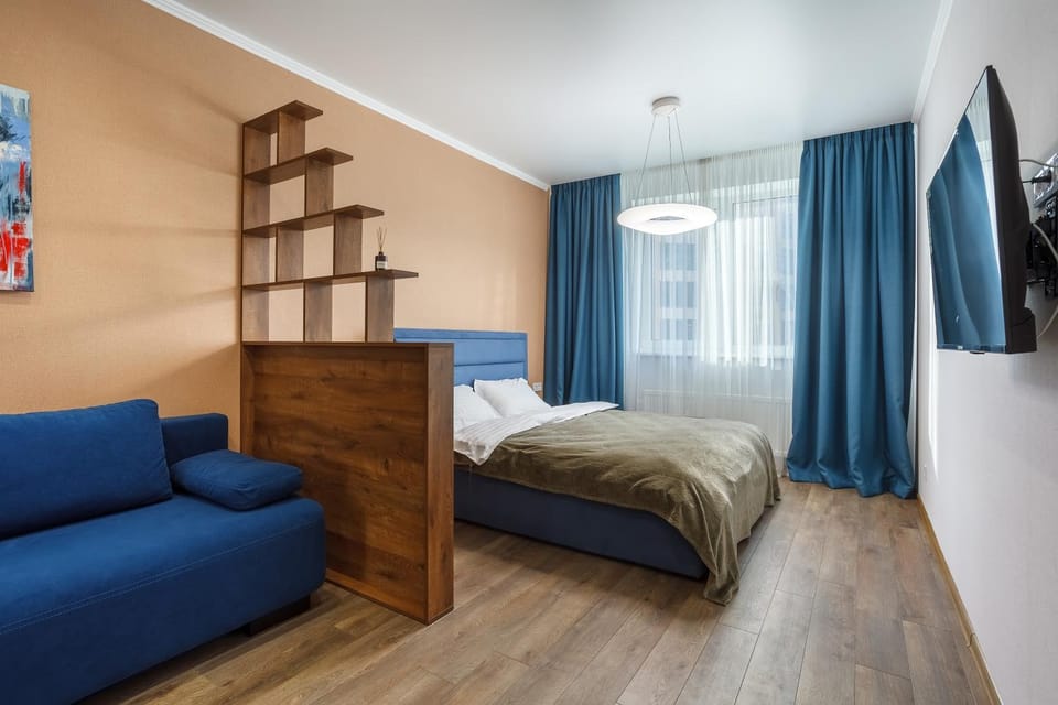 Bed, TV and multimedia, Photo of the whole room, Bedroom
