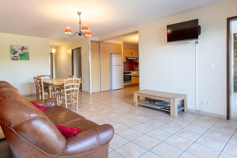 Communal lounge/ TV room, TV and multimedia, Living room, Seating area
