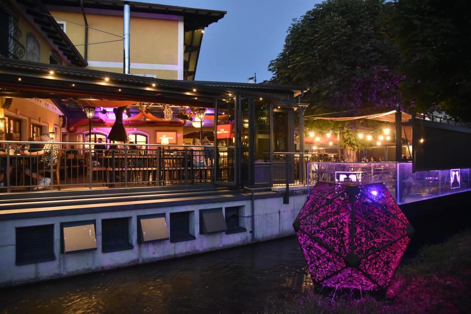 Property building, Restaurant/places to eat, Lounge or bar
