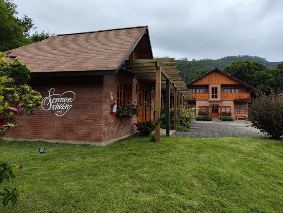 Property building, Natural landscape, Garden, Mountain view, Street view