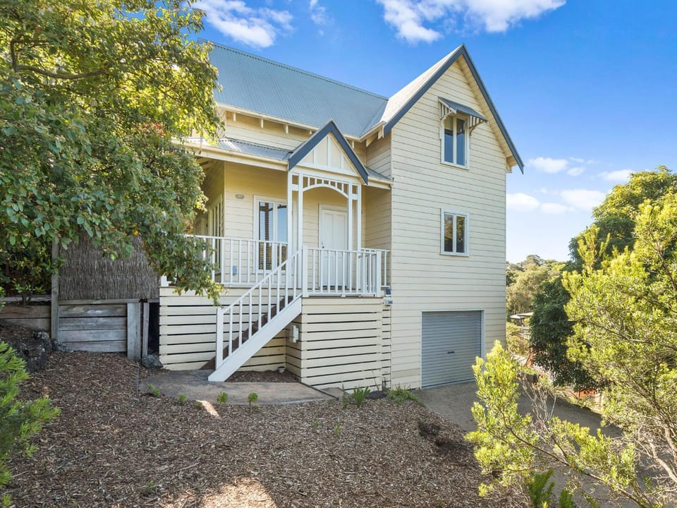 Hamptons By The Bay House in Melbourne
