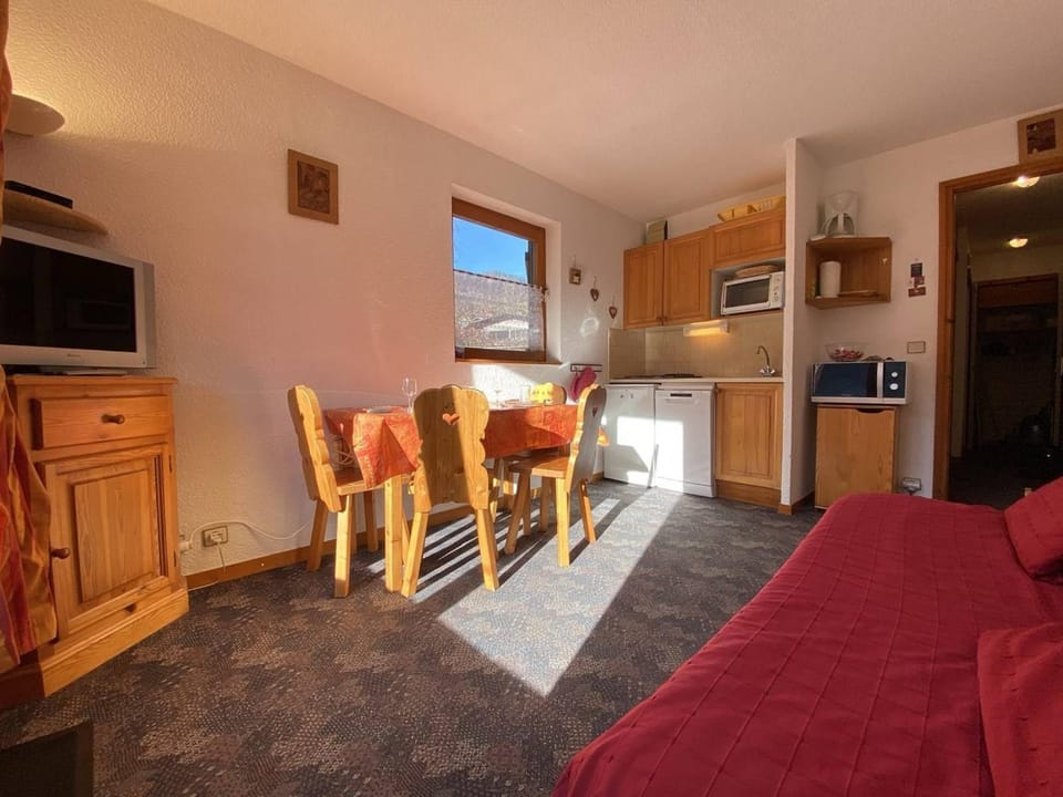 Studio cabine à Praz Sur Arly - Balcon, proche pistes et centre - 4 pers, parking, casier ski - FR-1-603-31 Cabin in Megève