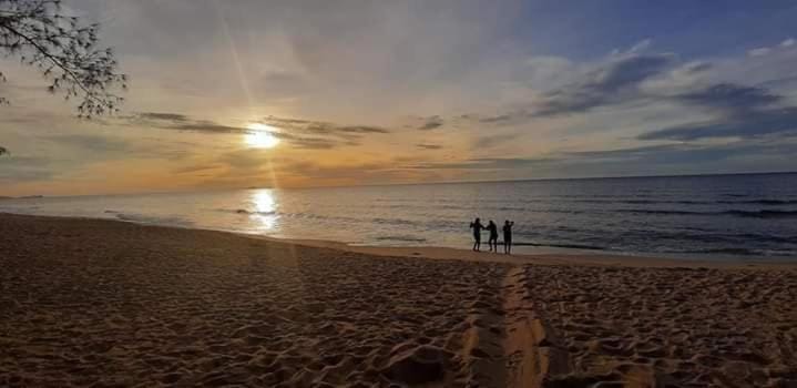 ทับบีช เนเชอรัล รีสอร์ท Bed and Breakfast in Prachuap Khiri Khan, Thailand
