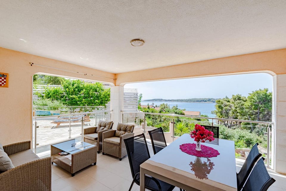 Day, Natural landscape, View (from property/room), Balcony/Terrace, Seating area, Dining area, Sea view