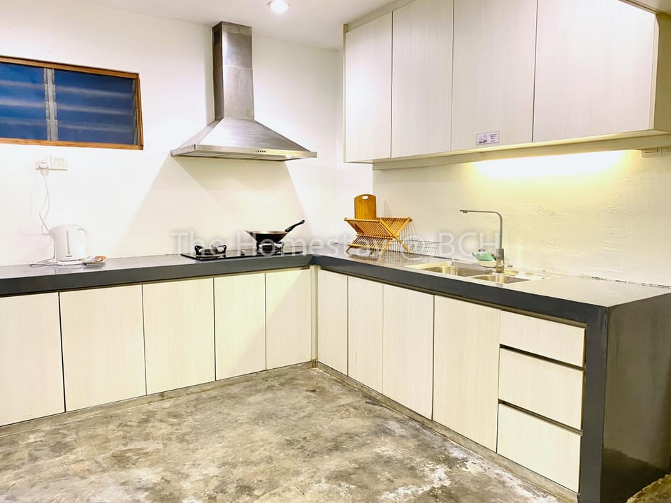 Kitchen or kitchenette, pet friendly, stove