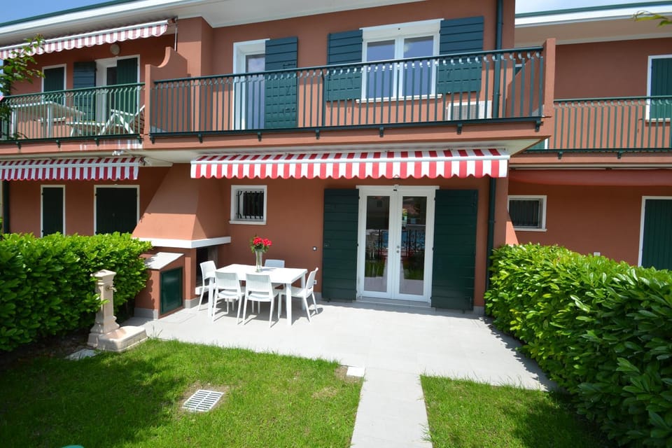 Patio, Garden, Garden, Balcony/Terrace
