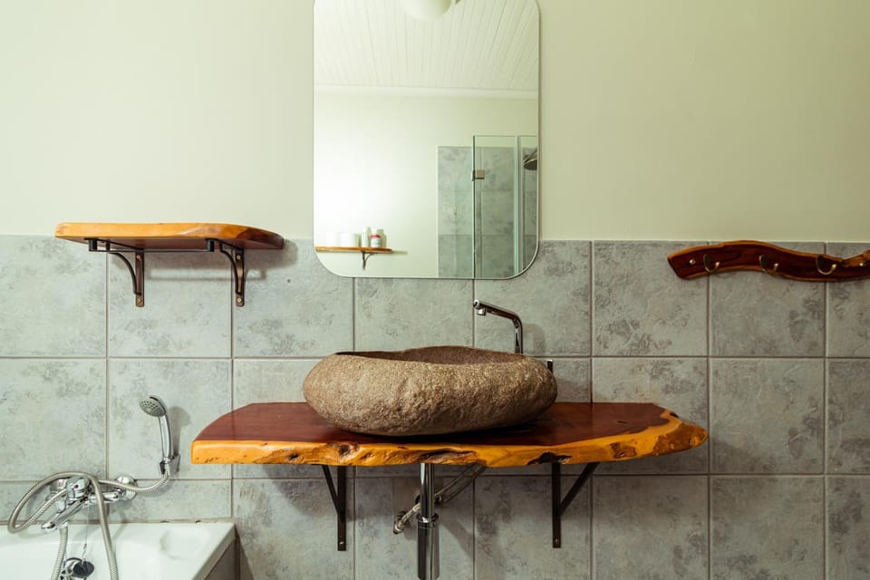 Bathroom, towels