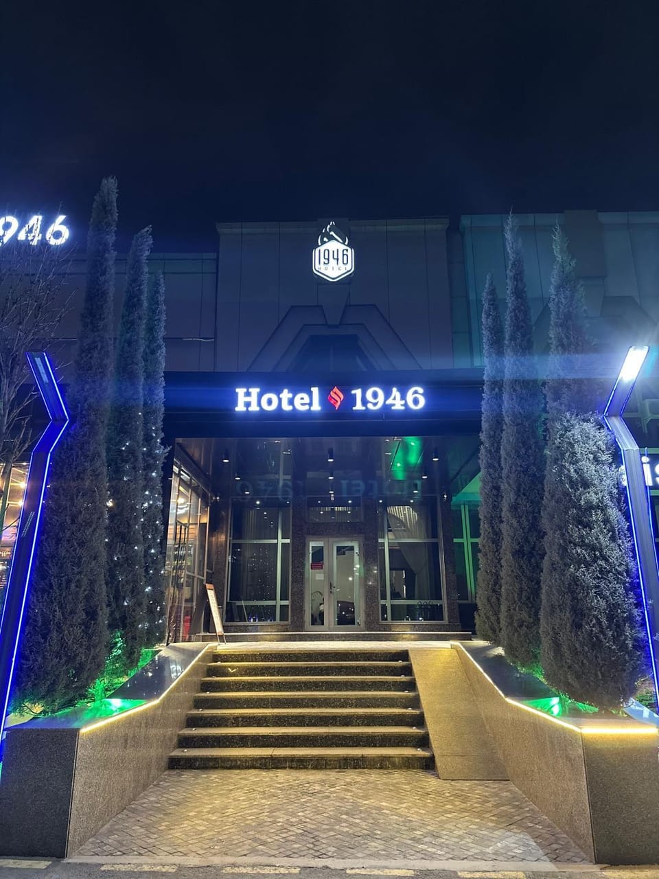 Facade/entrance