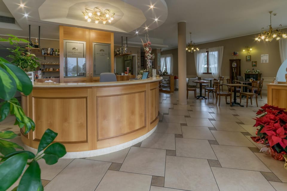 Lobby or reception, Lobby or reception