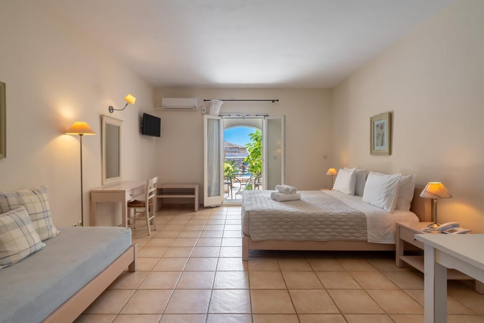 Aeolos Hotel Hotel in Koufonisia