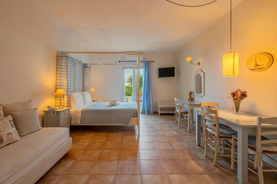 Aeolos Hotel Hotel in Koufonisia