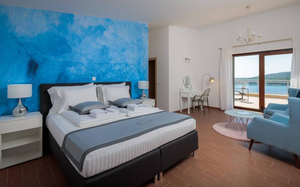 Bed, Photo of the whole room, Bedroom, Sea view