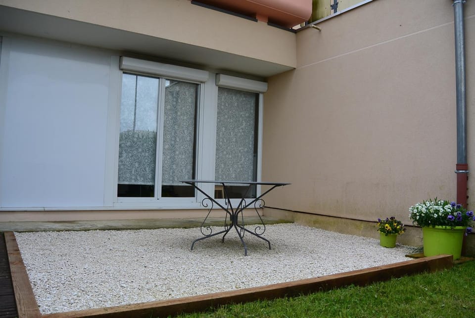 Patio, Facade/entrance
