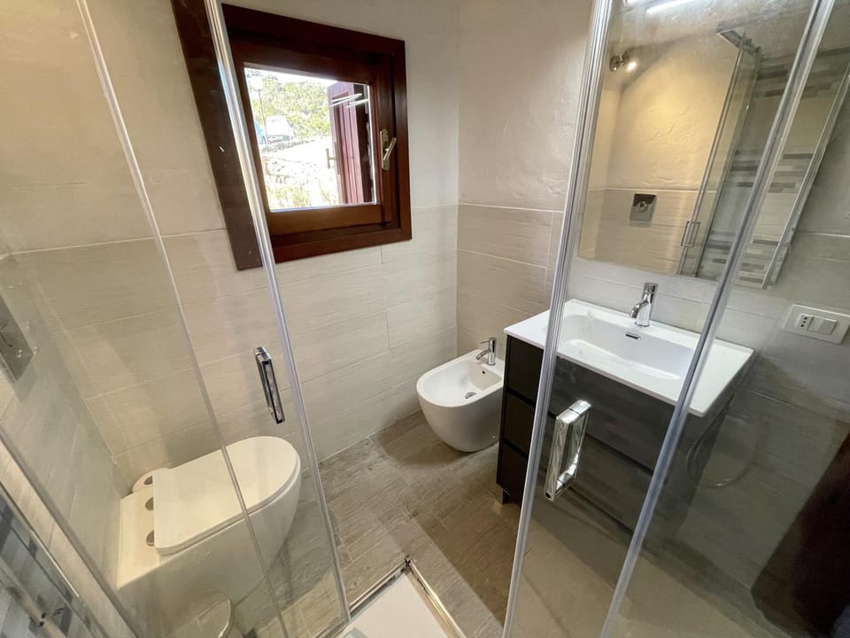 Shower, Toilet, bidet
