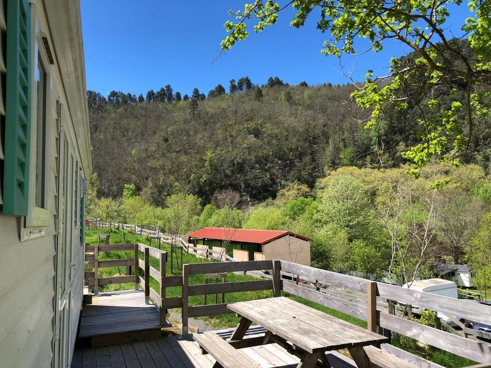 Balcony/Terrace, Mountain view